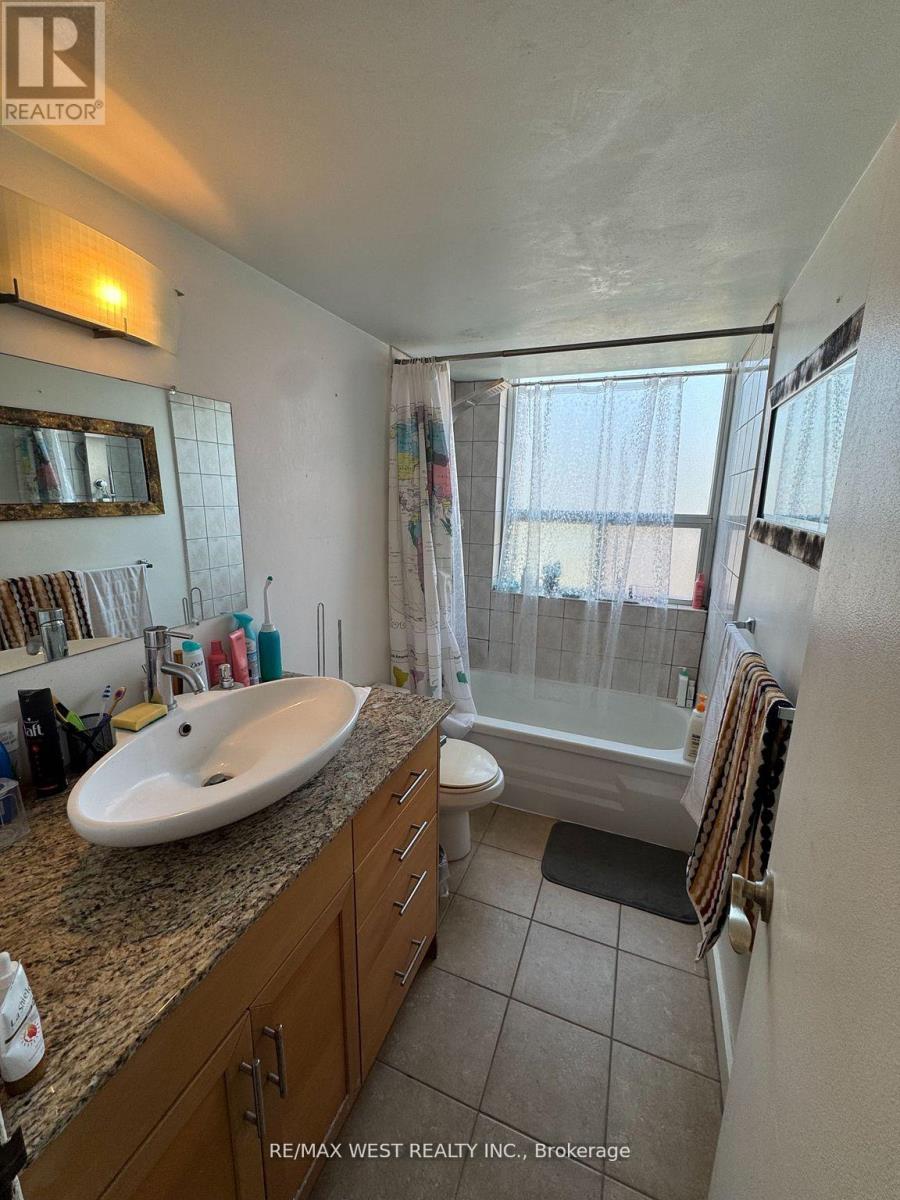 1607 - 40 Homewood Avenue, Toronto, Ontario  M4Y 2K2 - Photo 6 - C12452572