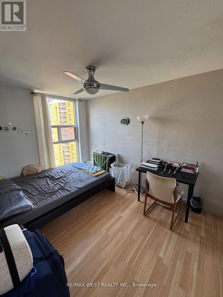 1607 - 40 Homewood Avenue, Toronto, Ontario  M4Y 2K2 - Photo 8 - C12452572