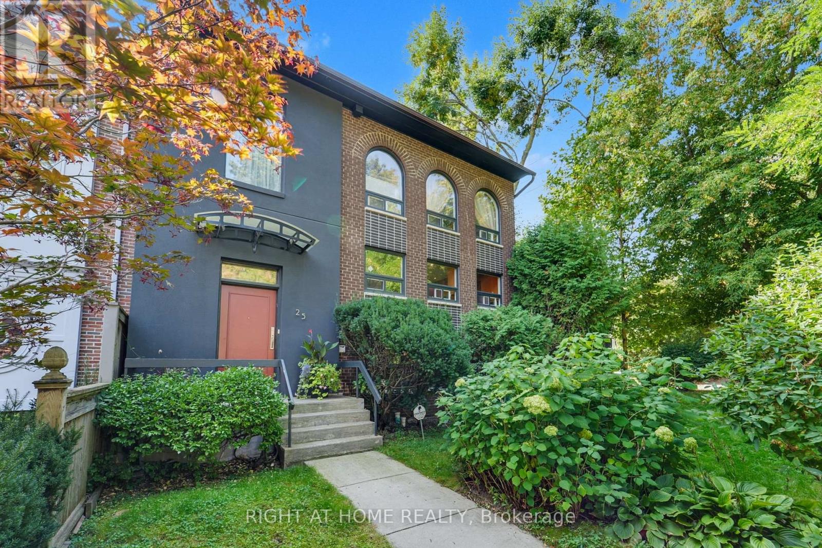 25 CLARENDON AVENUE, Toronto, Ontario