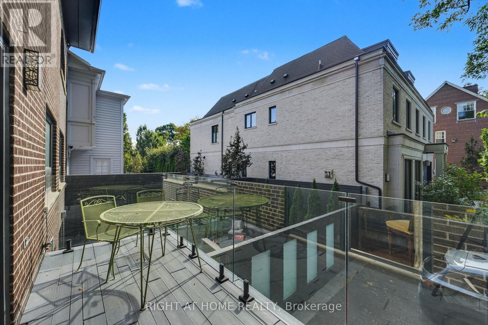 25 Clarendon Avenue, Toronto, Ontario  M4V 1H8 - Photo 19 - C12452579