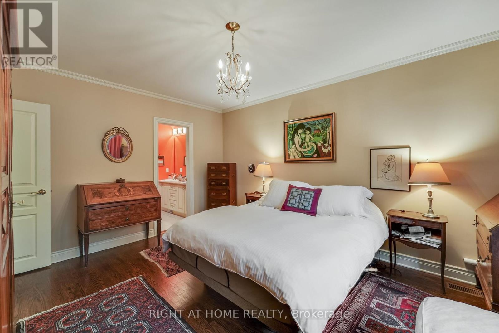 25 Clarendon Avenue, Toronto, Ontario  M4V 1H8 - Photo 22 - C12452579
