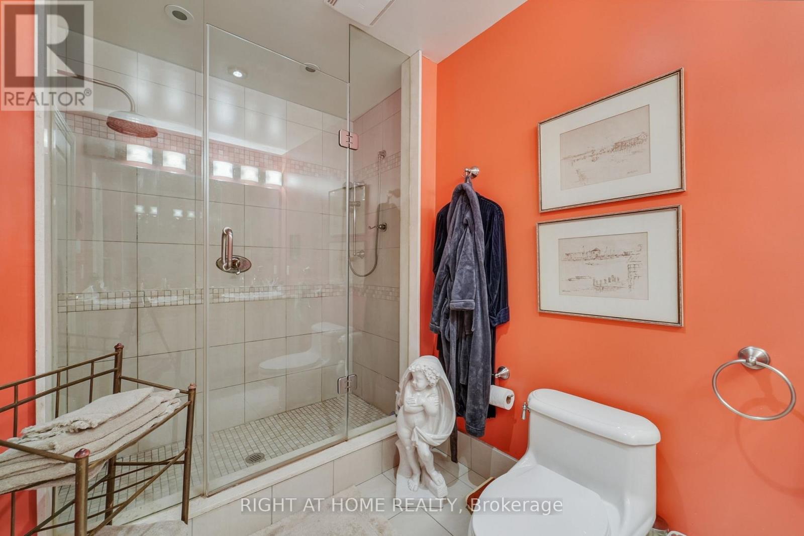 25 Clarendon Avenue, Toronto, Ontario  M4V 1H8 - Photo 23 - C12452579