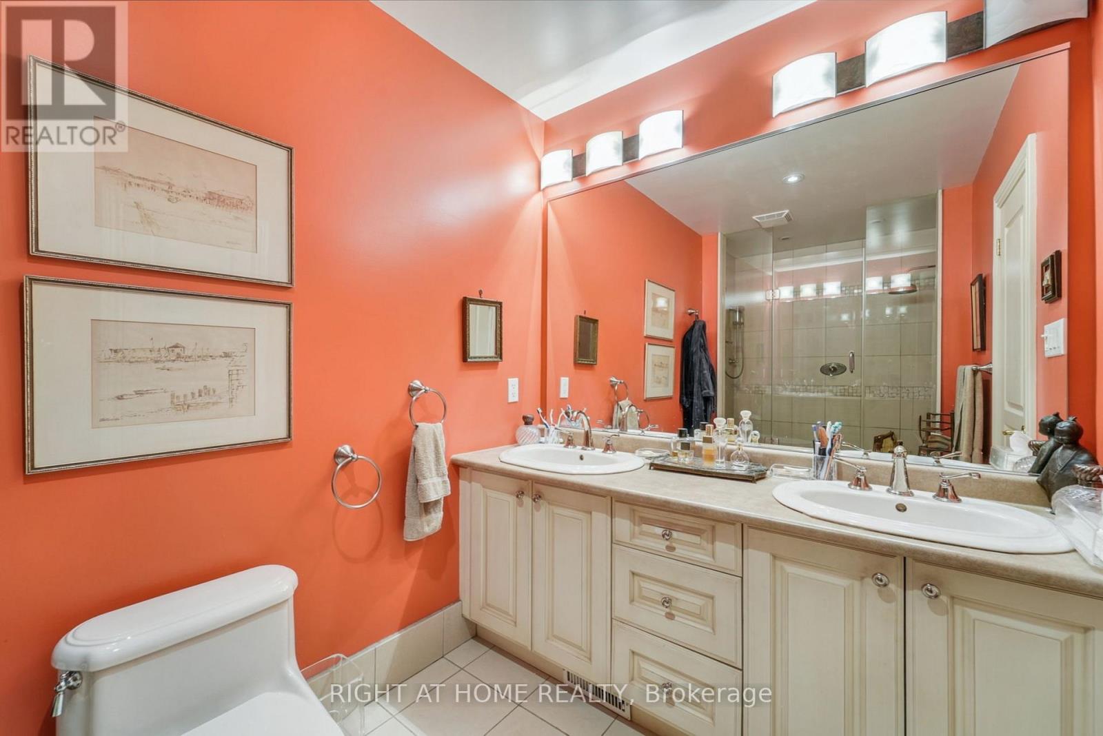 25 Clarendon Avenue, Toronto, Ontario  M4V 1H8 - Photo 24 - C12452579