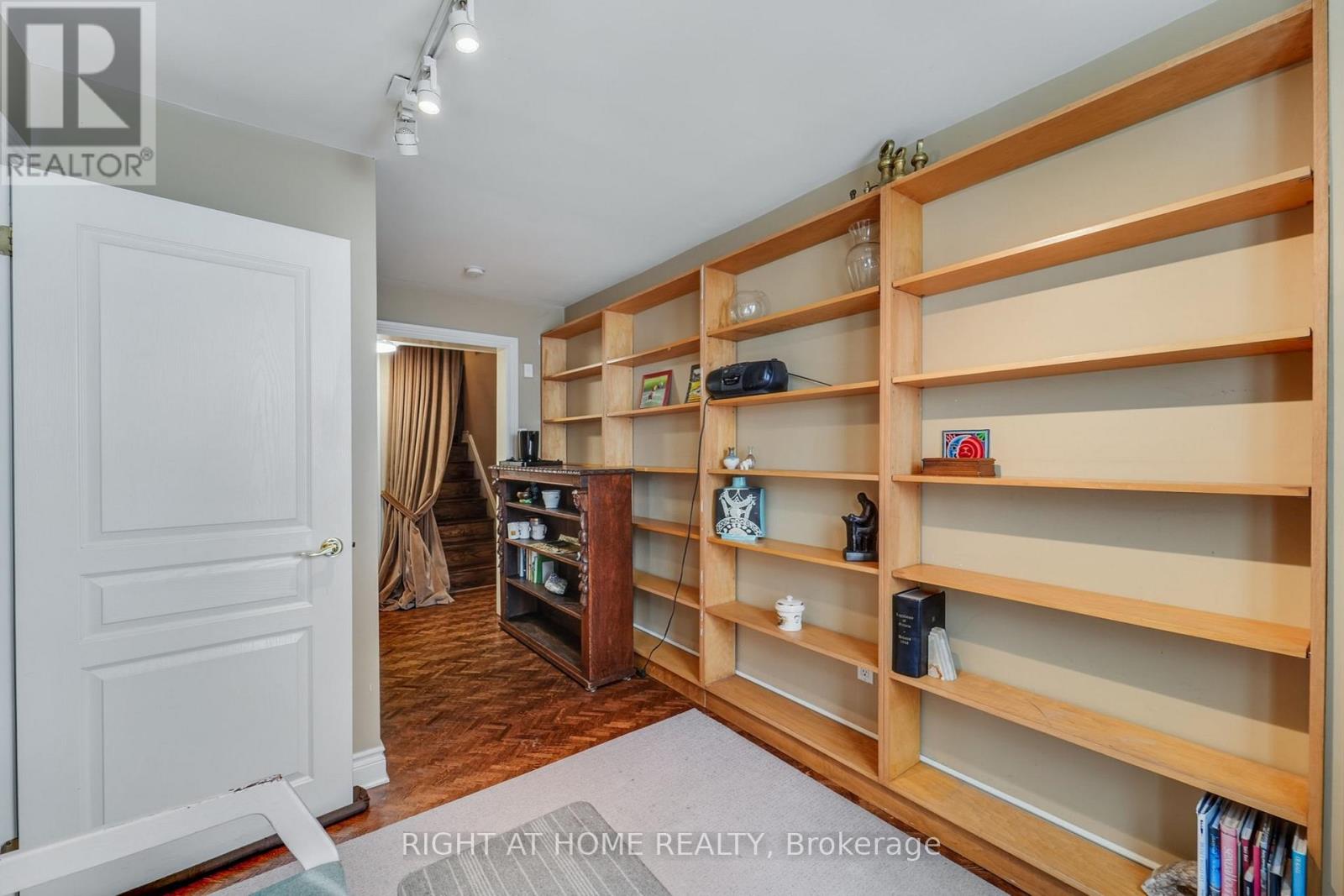 25 Clarendon Avenue, Toronto, Ontario  M4V 1H8 - Photo 34 - C12452579