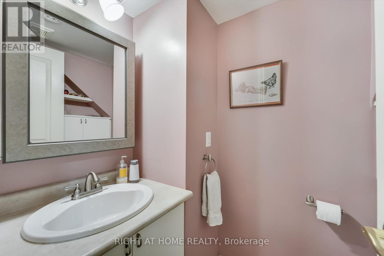 25 Clarendon Avenue, Toronto, Ontario  M4V 1H8 - Photo 35 - C12452579