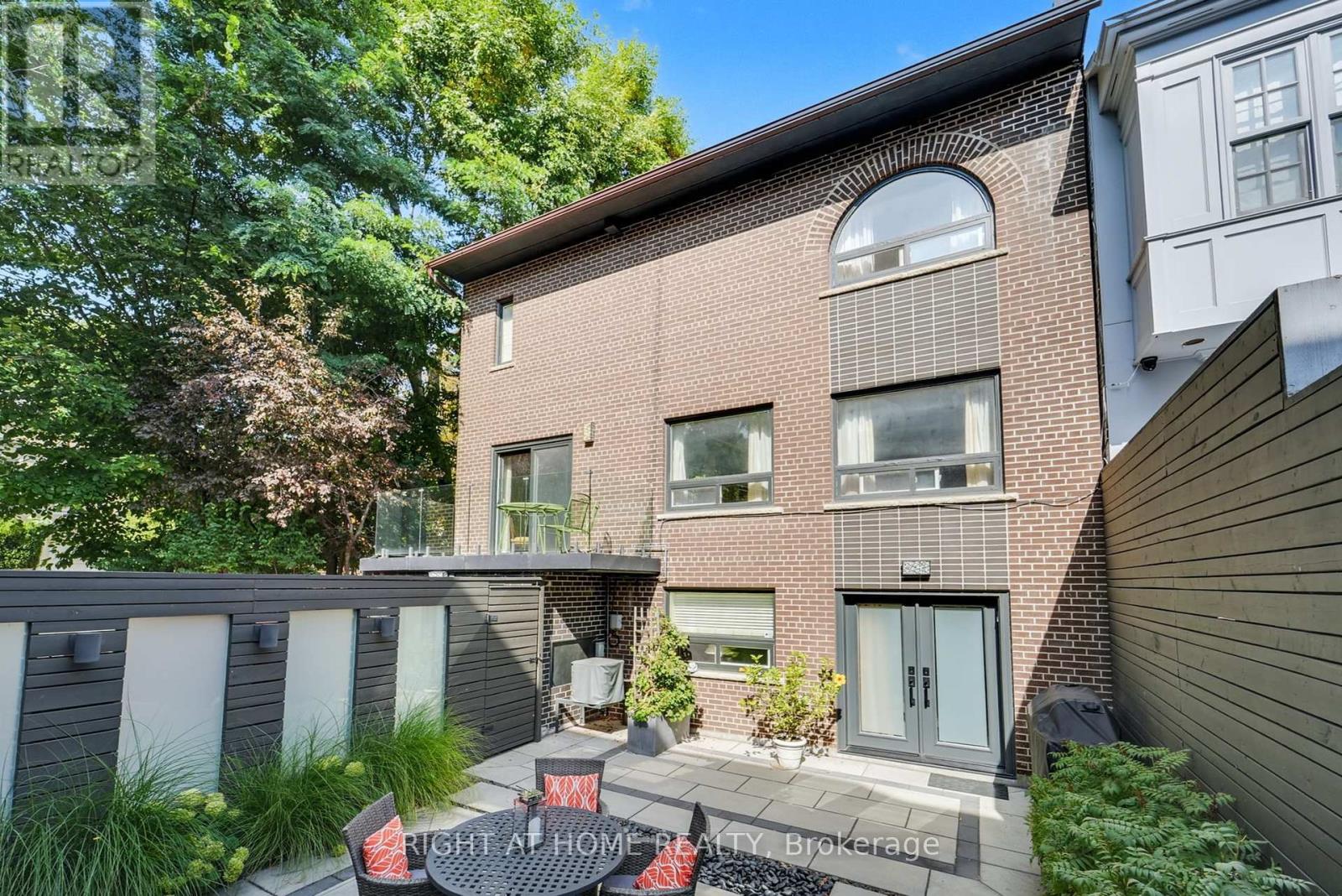 25 Clarendon Avenue, Toronto, Ontario  M4V 1H8 - Photo 40 - C12452579