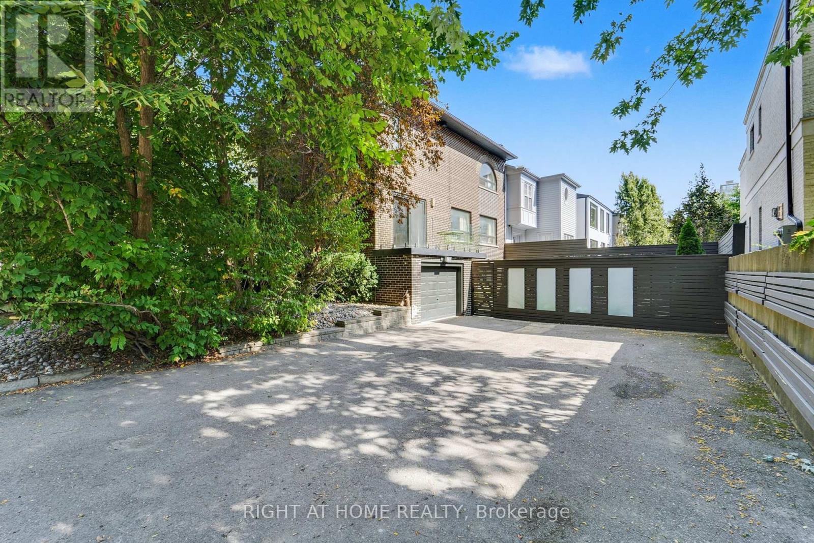 25 Clarendon Avenue, Toronto, Ontario  M4V 1H8 - Photo 41 - C12452579