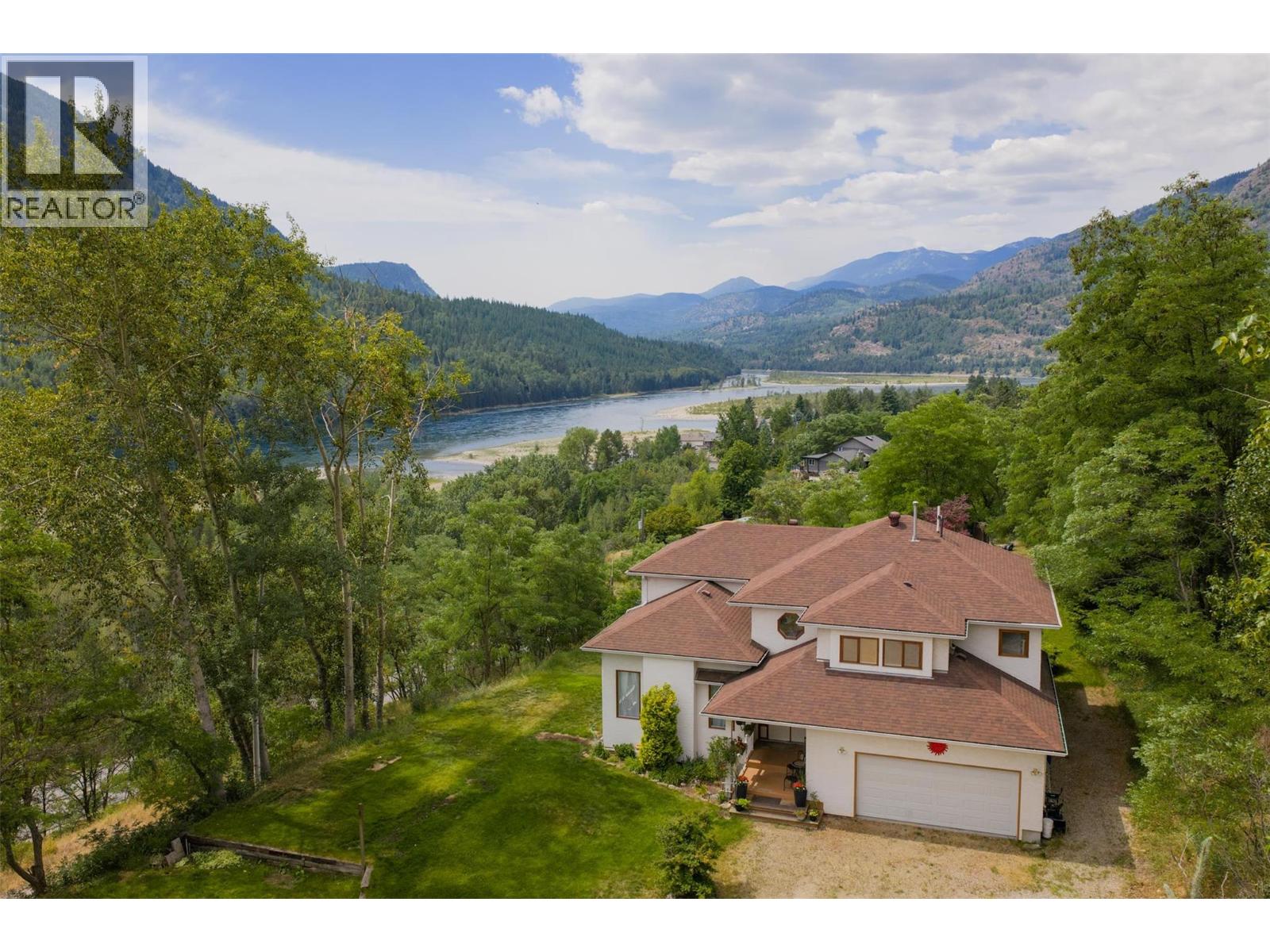 507 15th Avenue, Genelle, British Columbia  V0G 1G0 - Photo 1 - 10365332