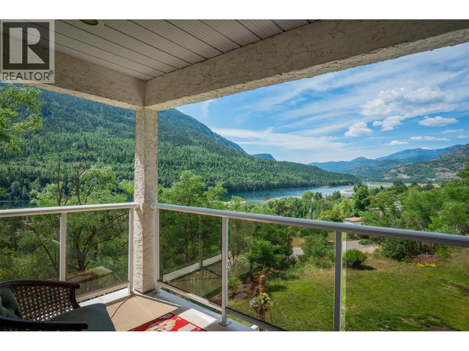 507 15th Avenue, Genelle, British Columbia  V0G 1G0 - Photo 2 - 10365332