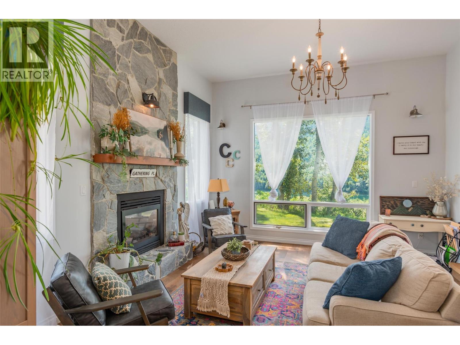 507 15th Avenue, Genelle, British Columbia  V0G 1G0 - Photo 5 - 10365332