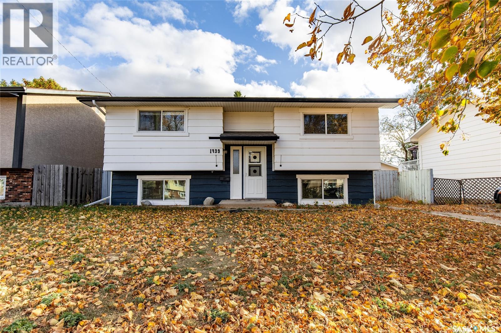 1339 Spadina Street W, Moose Jaw, Saskatchewan  S6H 7G6 - Photo 1 - SK020337