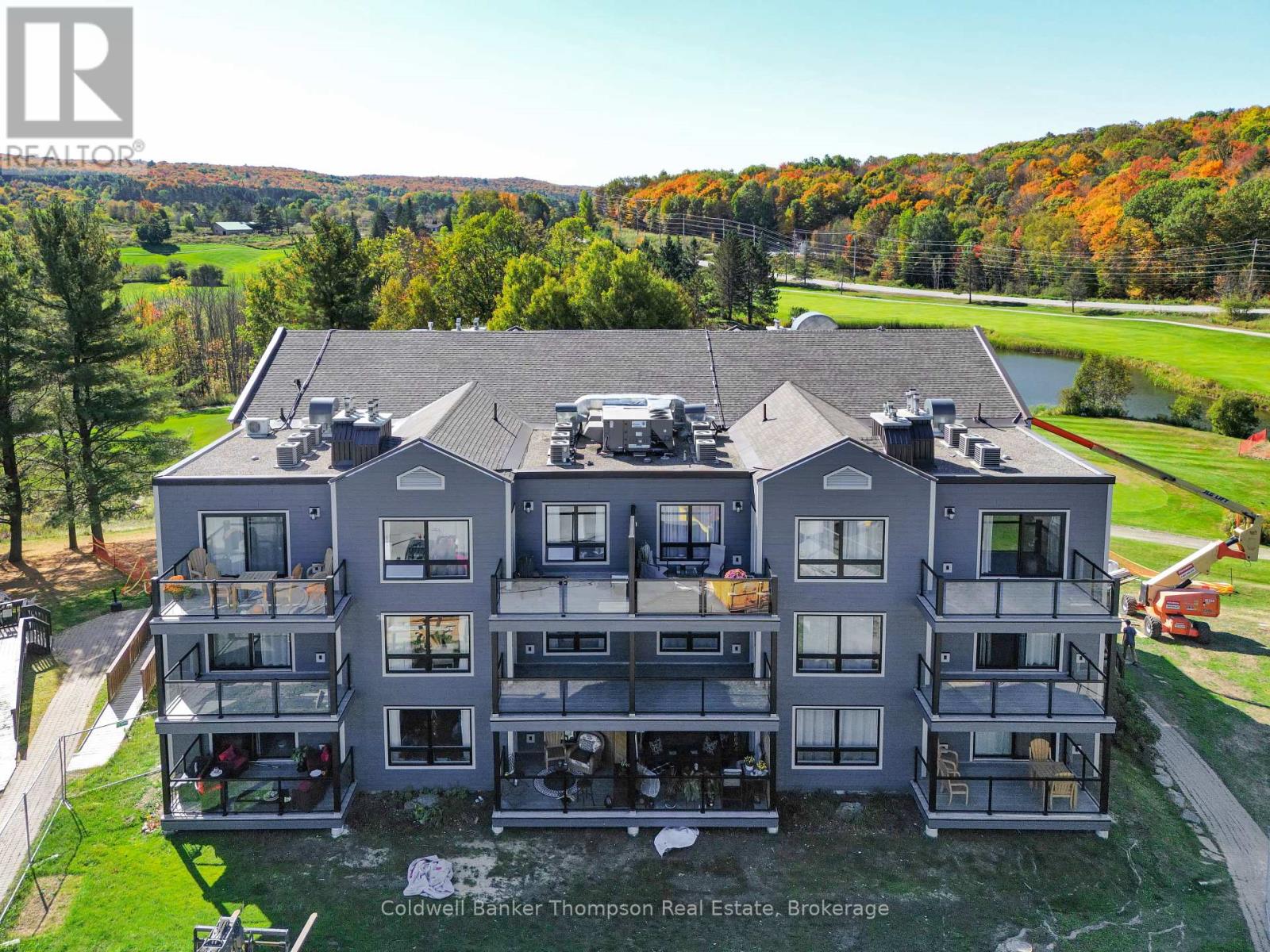 307 - 1235 -54 Deerhurst Summit Drive, Huntsville, Ontario  P1H 2E8 - Photo 1 - X12452598