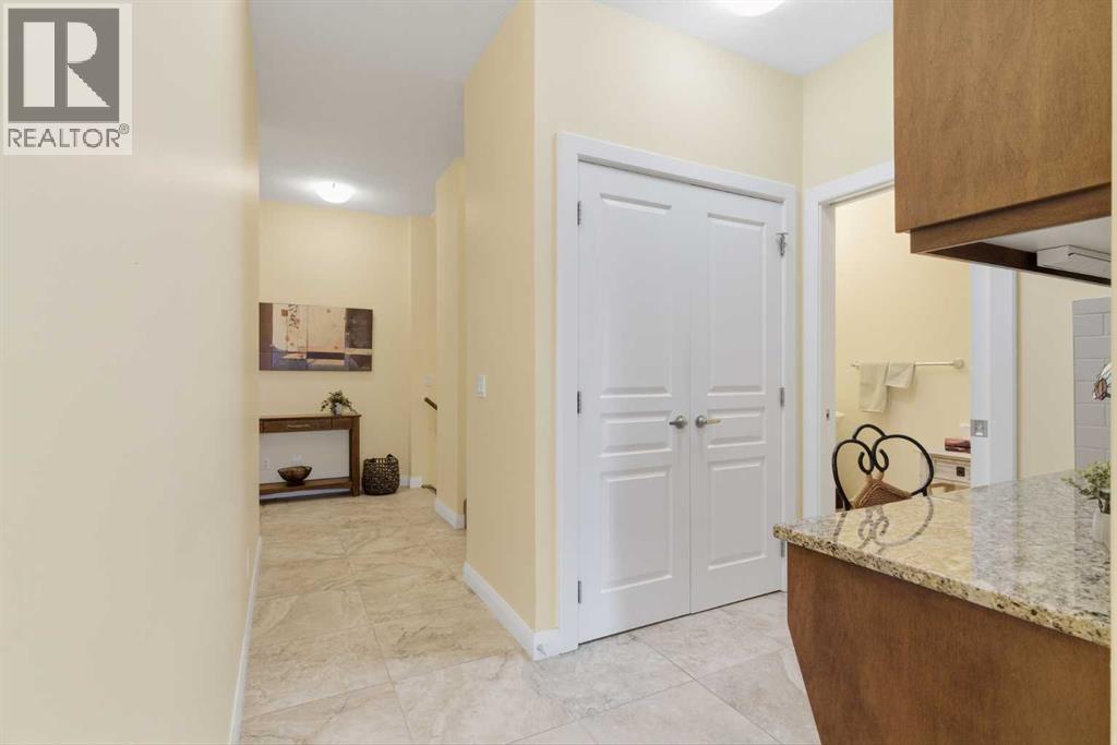 171 Evanswood Circle Nw, Calgary, Alberta  T3P 0K2 - Photo 9 - A2262379