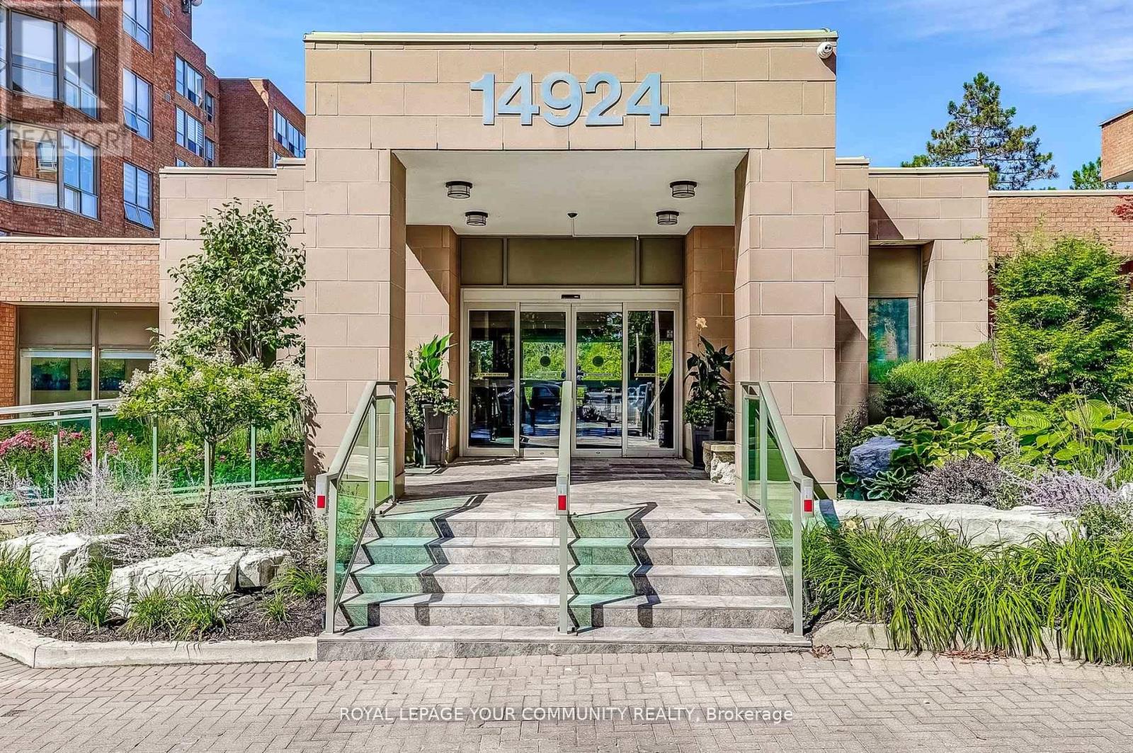 114 - 14924 Yonge Street, Aurora, Ontario  L4G 6H7 - Photo 2 - N12452563