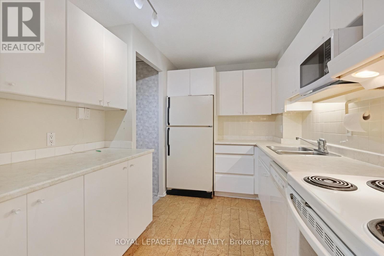 413 - 1599 Lassiter Terrace, Ottawa, Ontario  K1J 8R6 - Photo 17 - X12452628