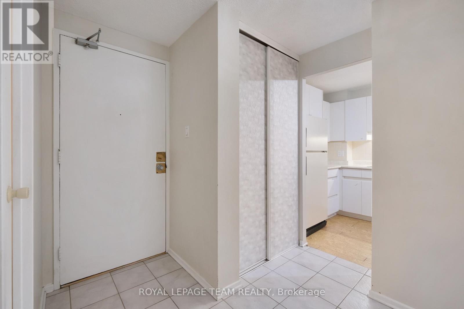 413 - 1599 Lassiter Terrace, Ottawa, Ontario  K1J 8R6 - Photo 6 - X12452628