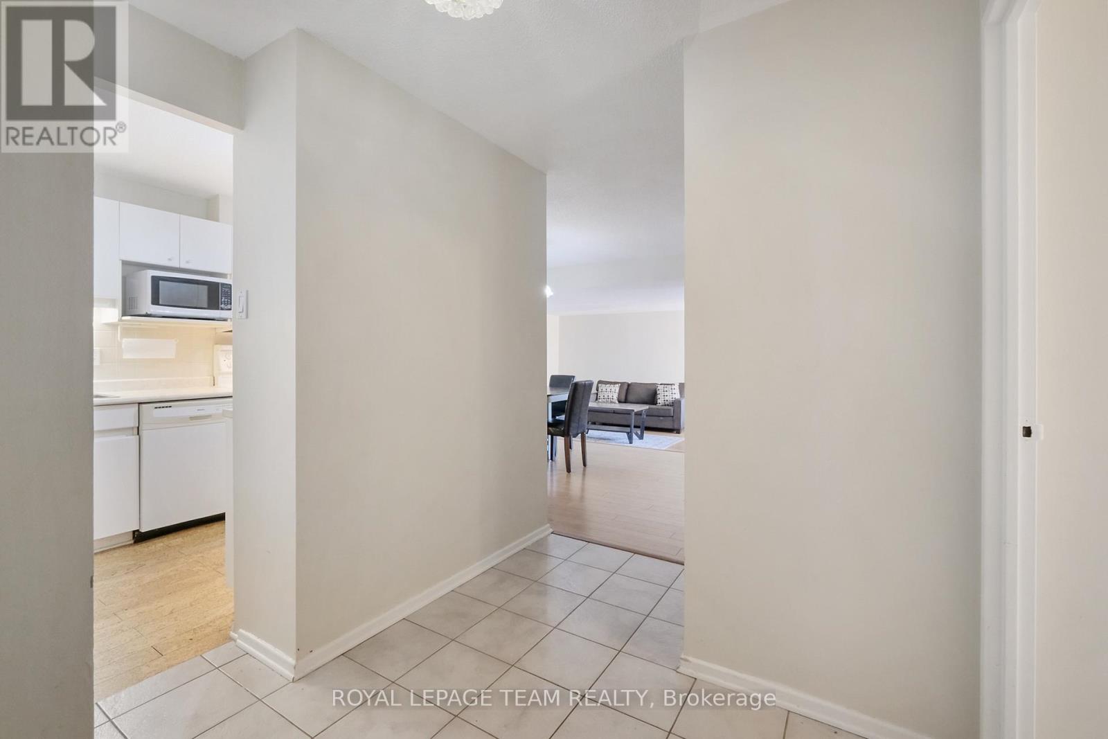 413 - 1599 Lassiter Terrace, Ottawa, Ontario  K1J 8R6 - Photo 7 - X12452628