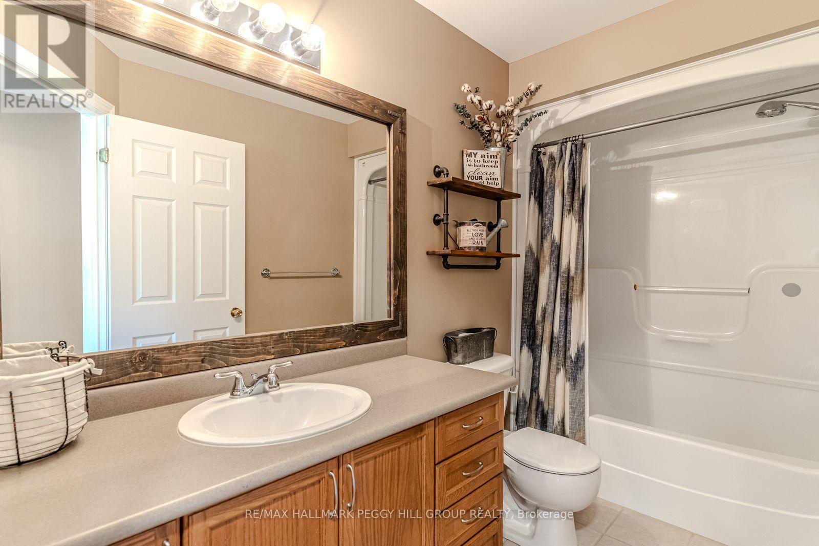 20 Rosemarie Drive, Oro-Medonte, Ontario  L0L 1T0 - Photo 16 - S12452577