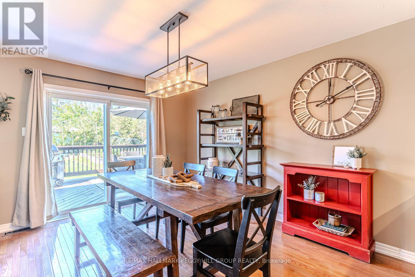 20 Rosemarie Drive, Oro-Medonte, Ontario  L0L 1T0 - Photo 6 - S12452577