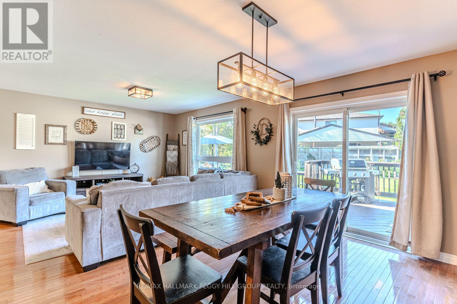 20 Rosemarie Drive, Oro-Medonte, Ontario  L0L 1T0 - Photo 9 - S12452577