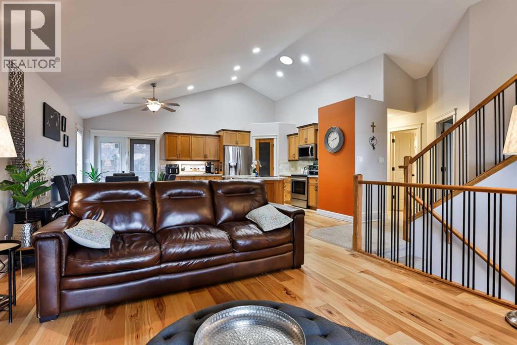 30 Riverview Crescent W, Lethbridge, Alberta  T1K 5E7 - Photo 4 - A2263036