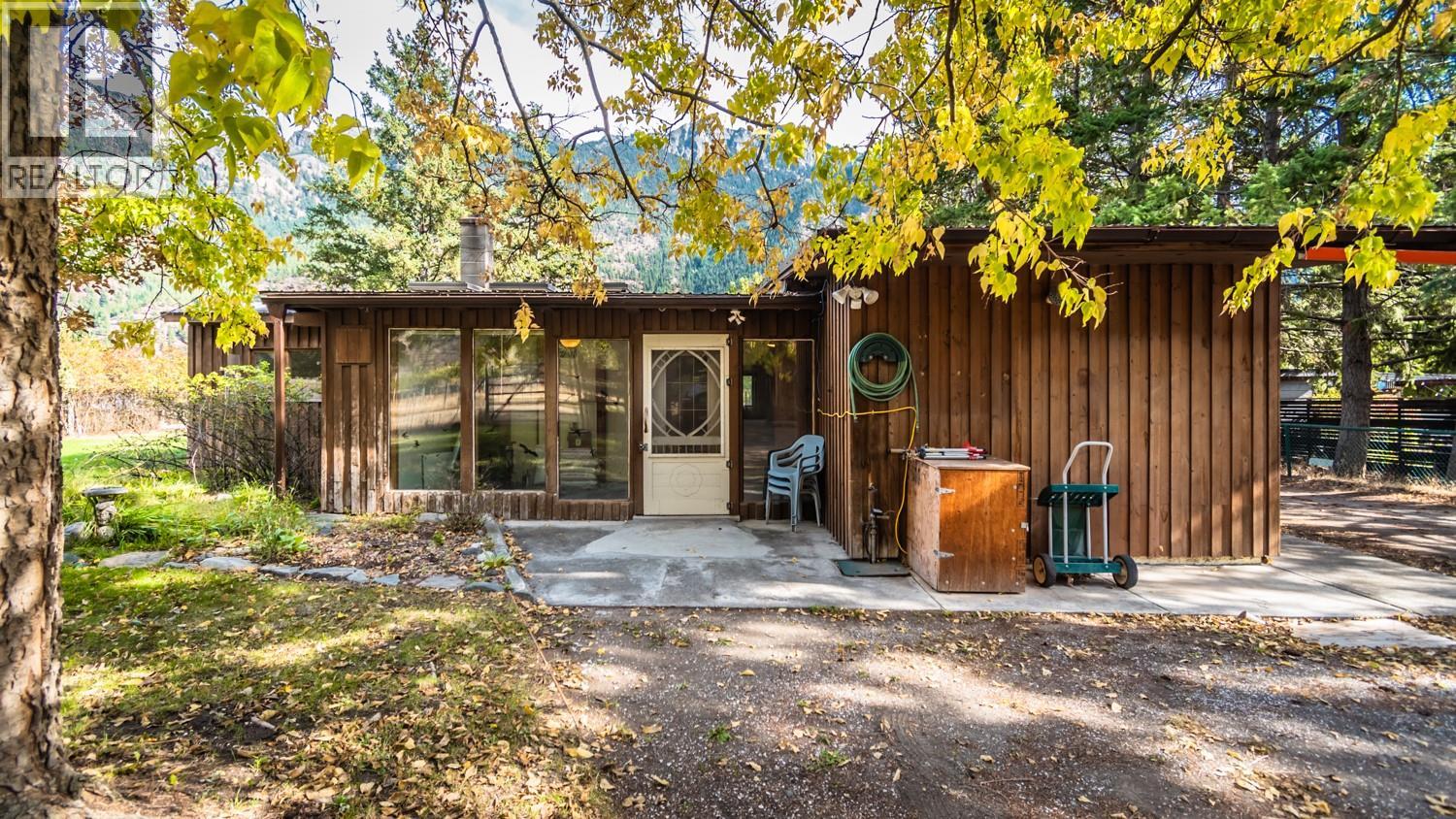 349 Reynolds Road, Lillooet, British Columbia  V0K 1V0 - Photo 2 - 10365097