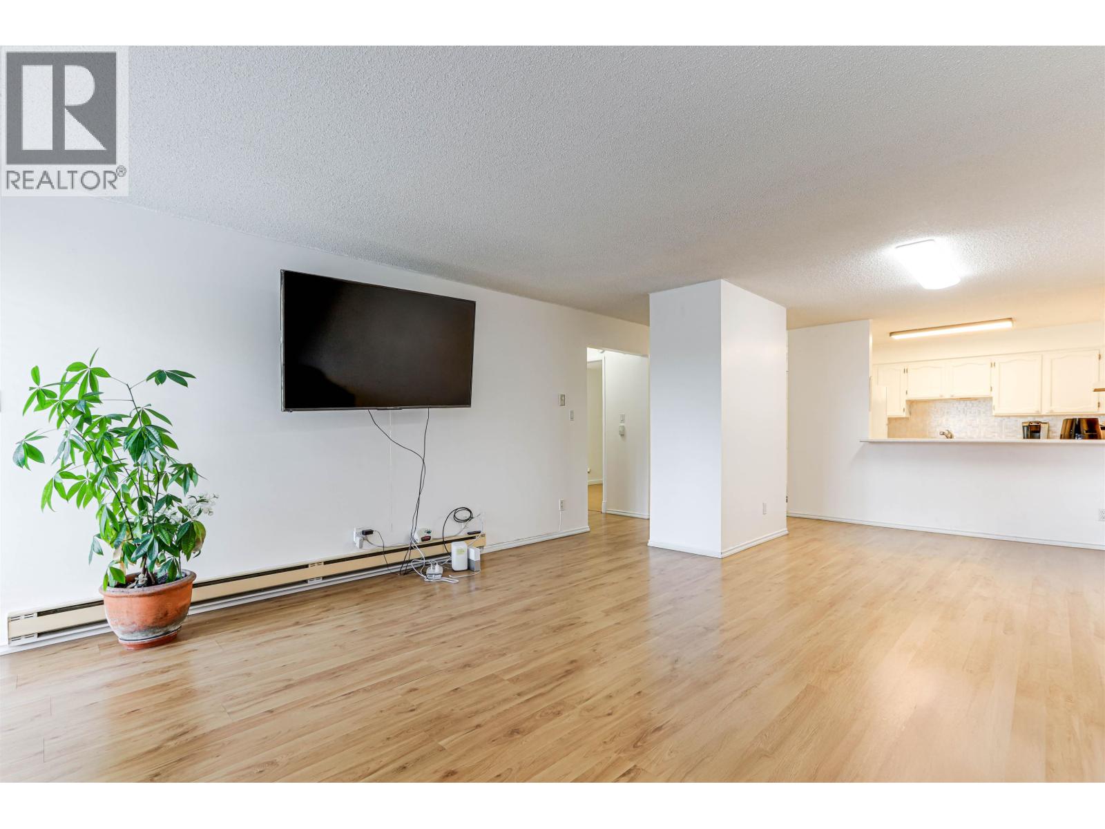 205 7831 No. 1 Road, Richmond, British Columbia  V7C 1T7 - Photo 4 - R3056780