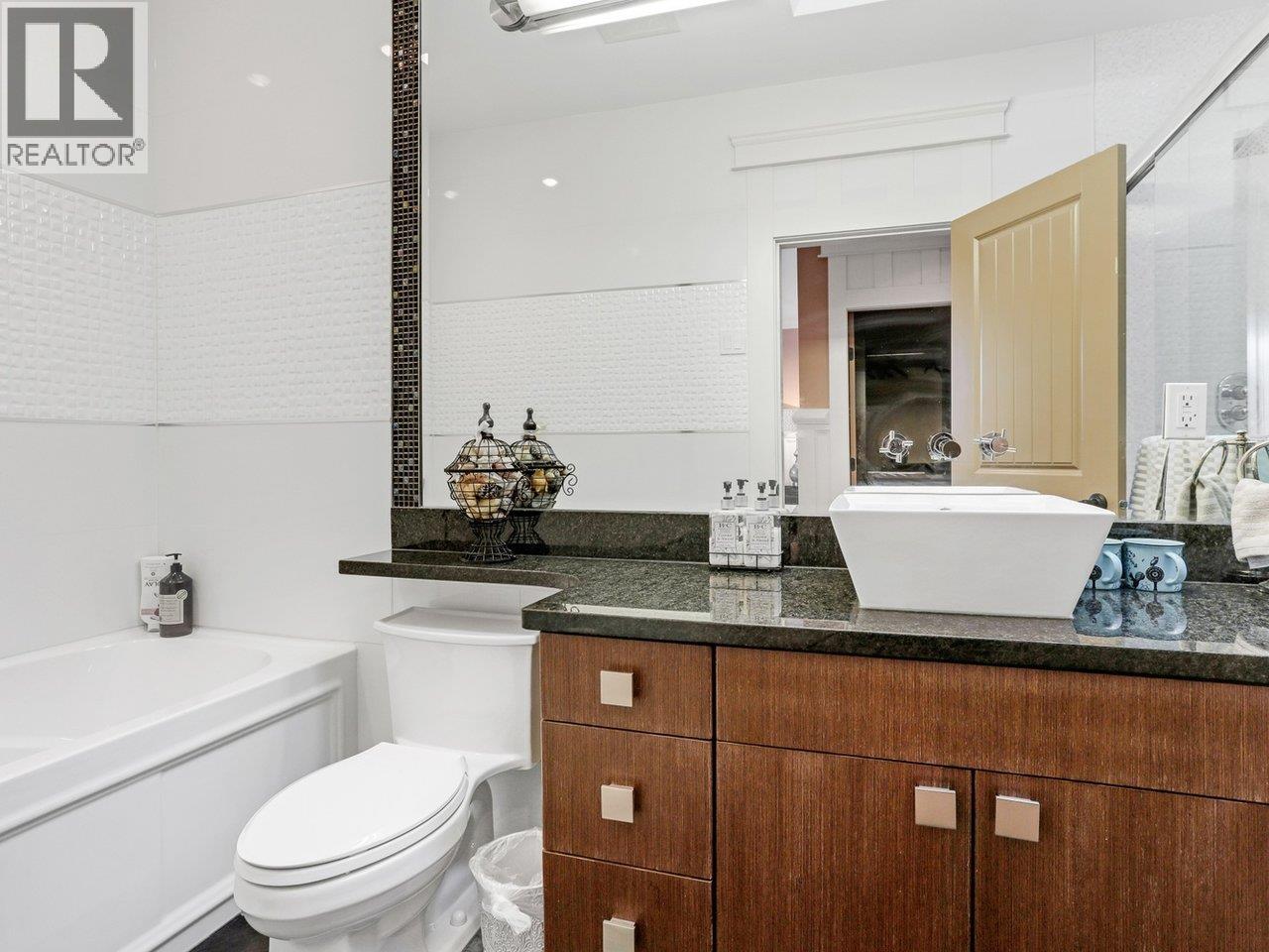 8260 Gilbert Road, Richmond, British Columbia  V7C 3W7 - Photo 27 - R3047247