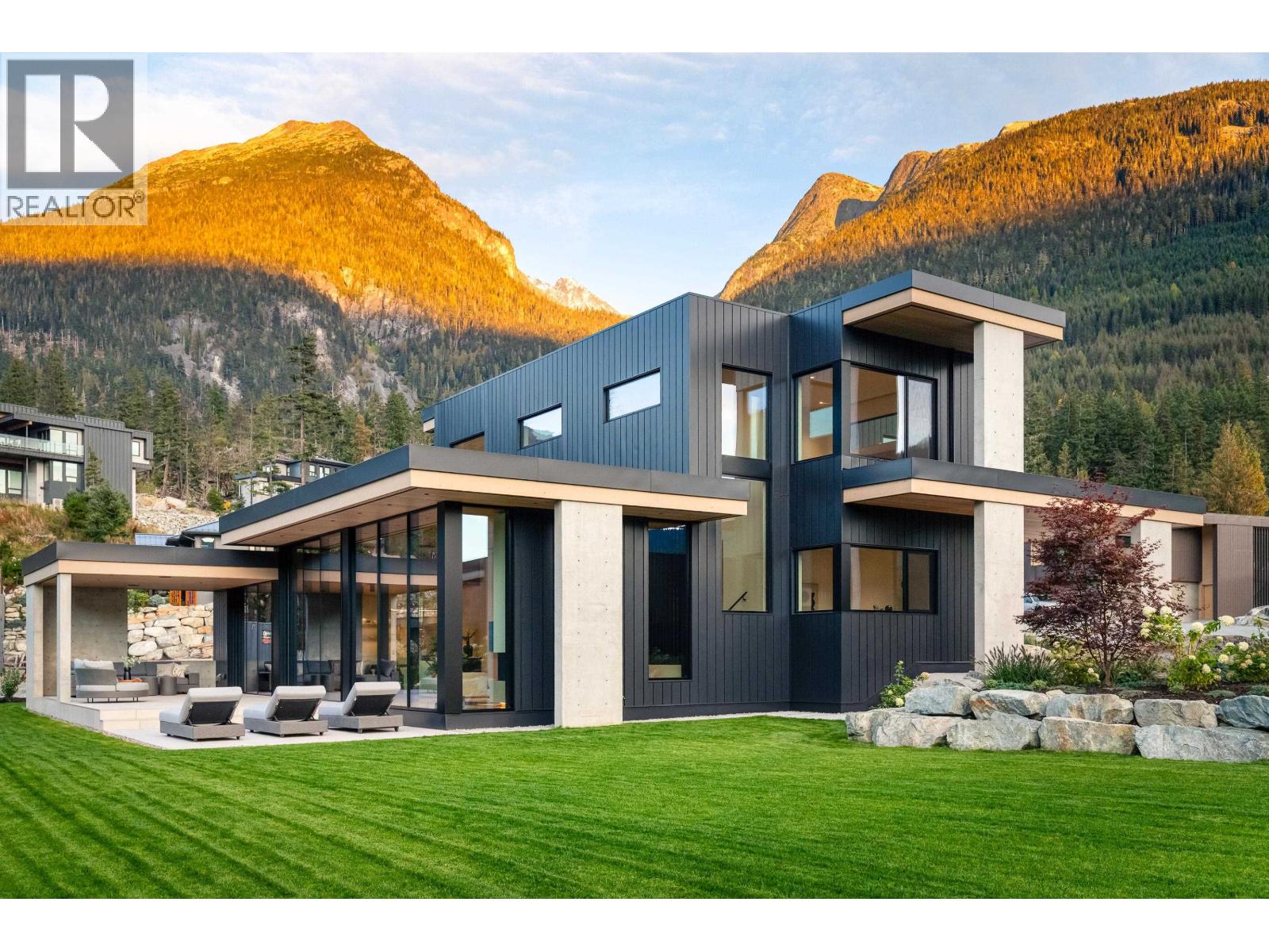9257 Wedgemount Plateau Drive, Whistler, British Columbia  V8E 1M1 - Photo 1 - R3056791