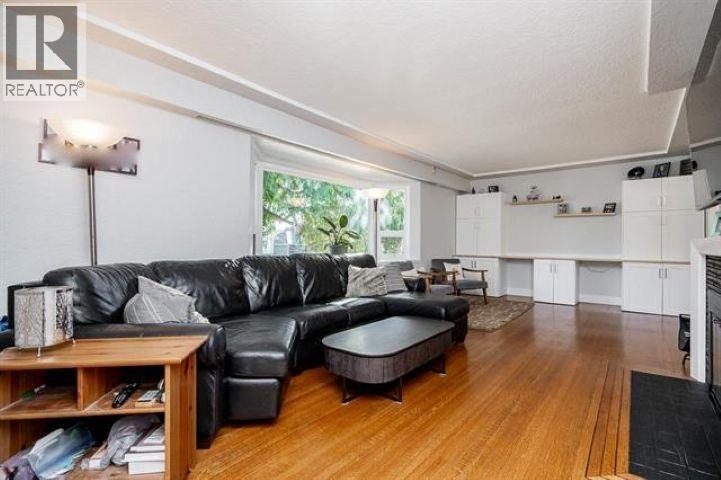 845 Smith Avenue, Coquitlam, British Columbia  V3J 2X4 - Photo 6 - R3056766