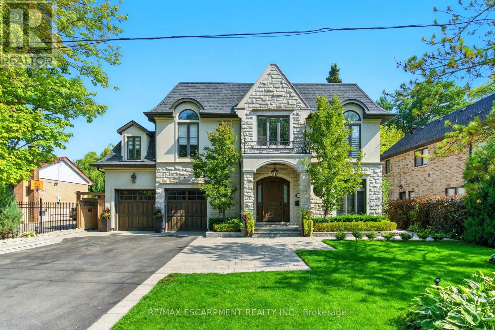 1499 Trotwood Avenue, Mississauga, Ontario  L5G 3Z8 - Photo 1 - W12452461