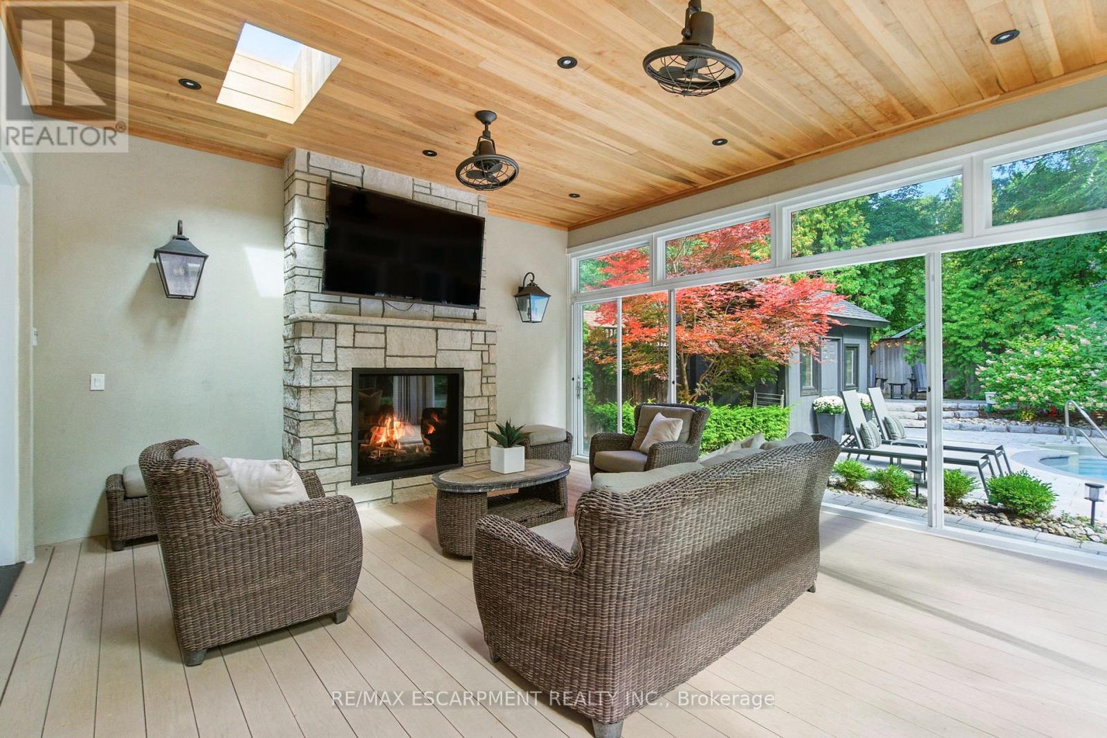 1499 Trotwood Avenue, Mississauga, Ontario  L5G 3Z8 - Photo 16 - W12452461