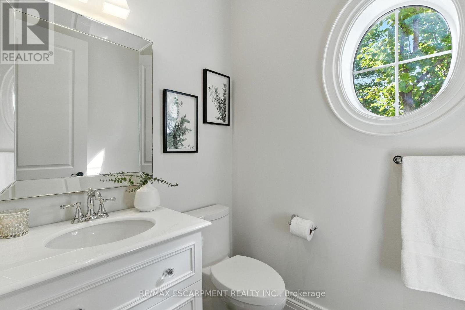 1499 Trotwood Avenue, Mississauga, Ontario  L5G 3Z8 - Photo 18 - W12452461