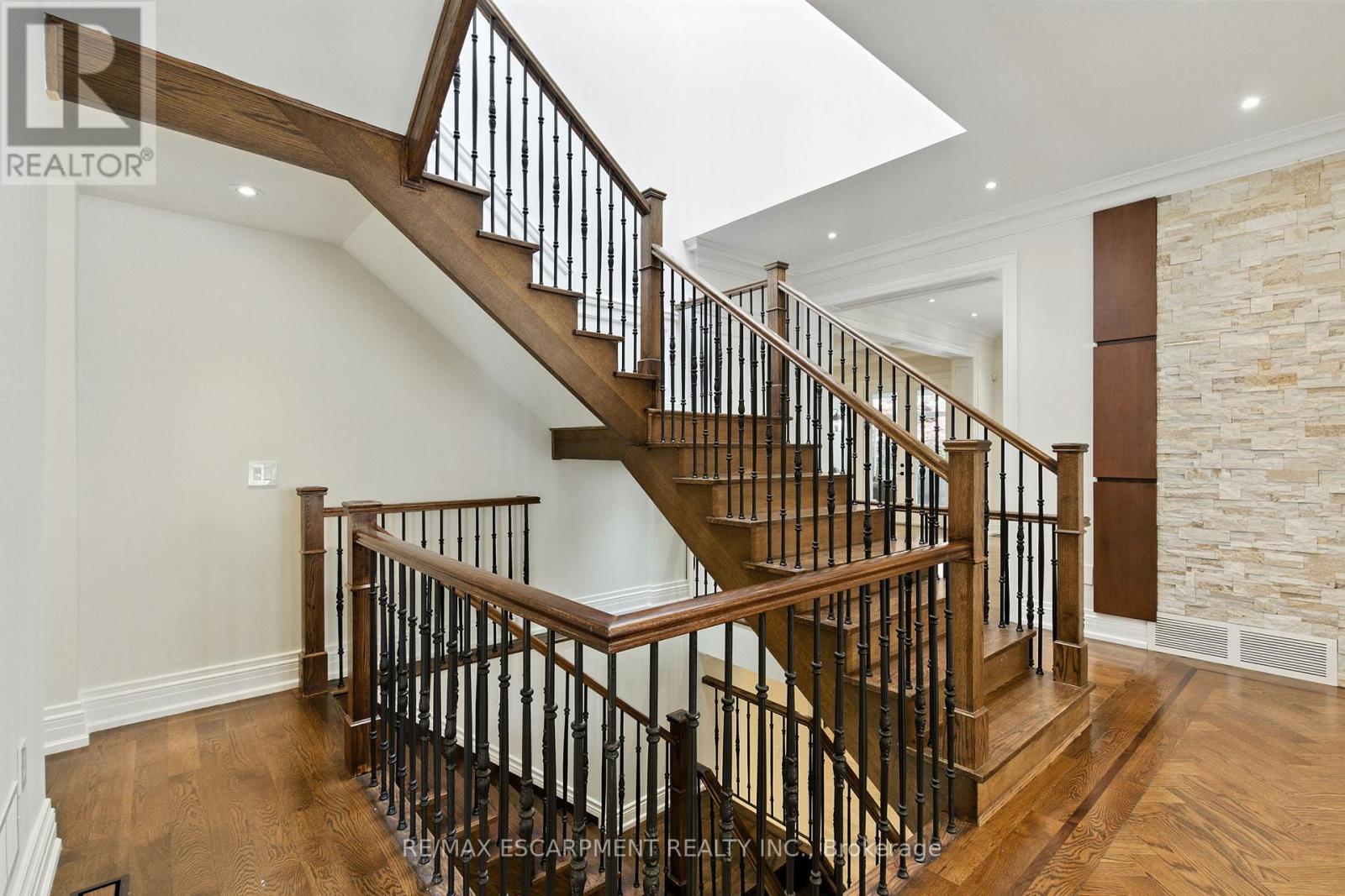 1499 Trotwood Avenue, Mississauga, Ontario  L5G 3Z8 - Photo 20 - W12452461