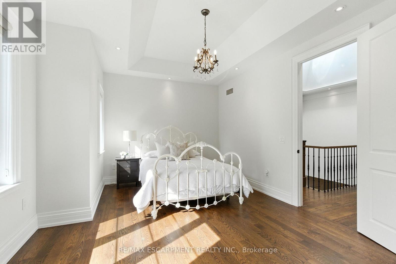 1499 Trotwood Avenue, Mississauga, Ontario  L5G 3Z8 - Photo 35 - W12452461