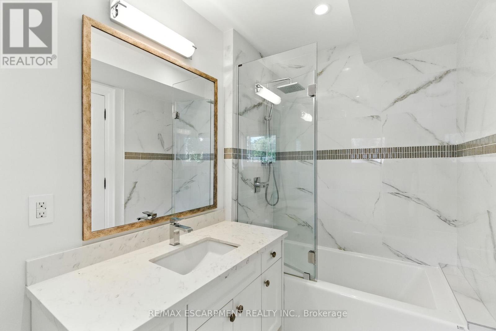 1499 Trotwood Avenue, Mississauga, Ontario  L5G 3Z8 - Photo 39 - W12452461