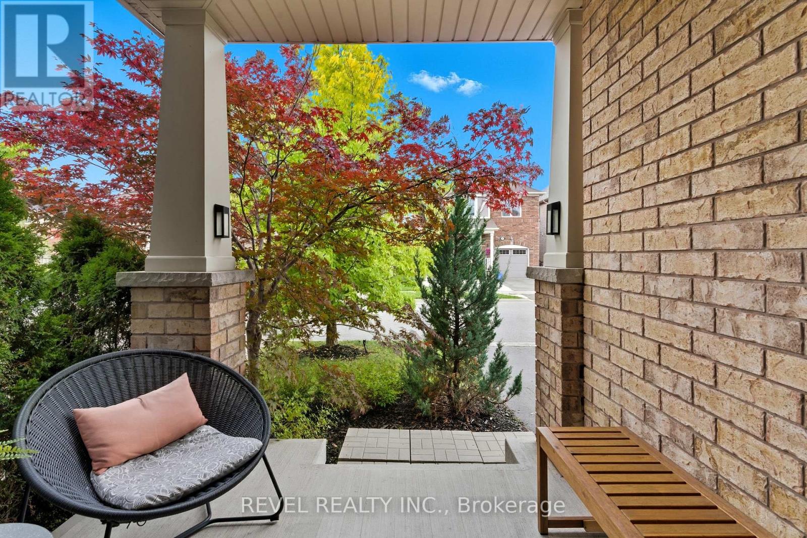 390 Gosford Crescent, Milton, Ontario  L9T 8G2 - Photo 4 - W12452479