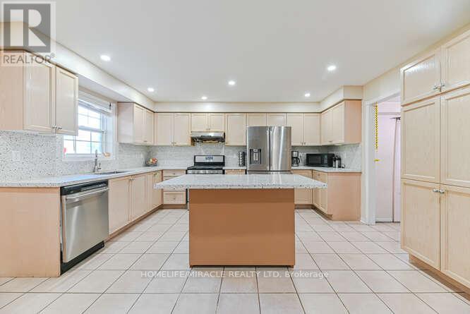 7 Sheepberry Terrace, Brampton, Ontario  L7A 2B6 - Photo 7 - W12452508