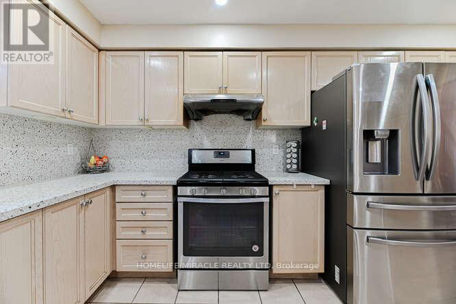 7 Sheepberry Terrace, Brampton, Ontario  L7A 2B6 - Photo 8 - W12452508