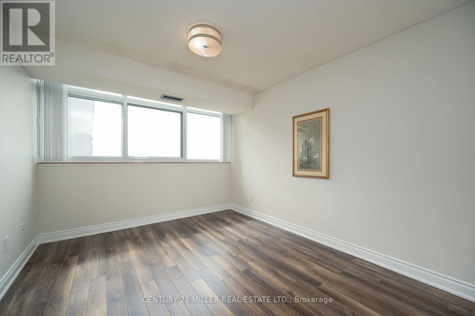 804 - 1359 White Oaks Boulevard, Oakville, Ontario  L6H 2R8 - Photo 18 - W12452515