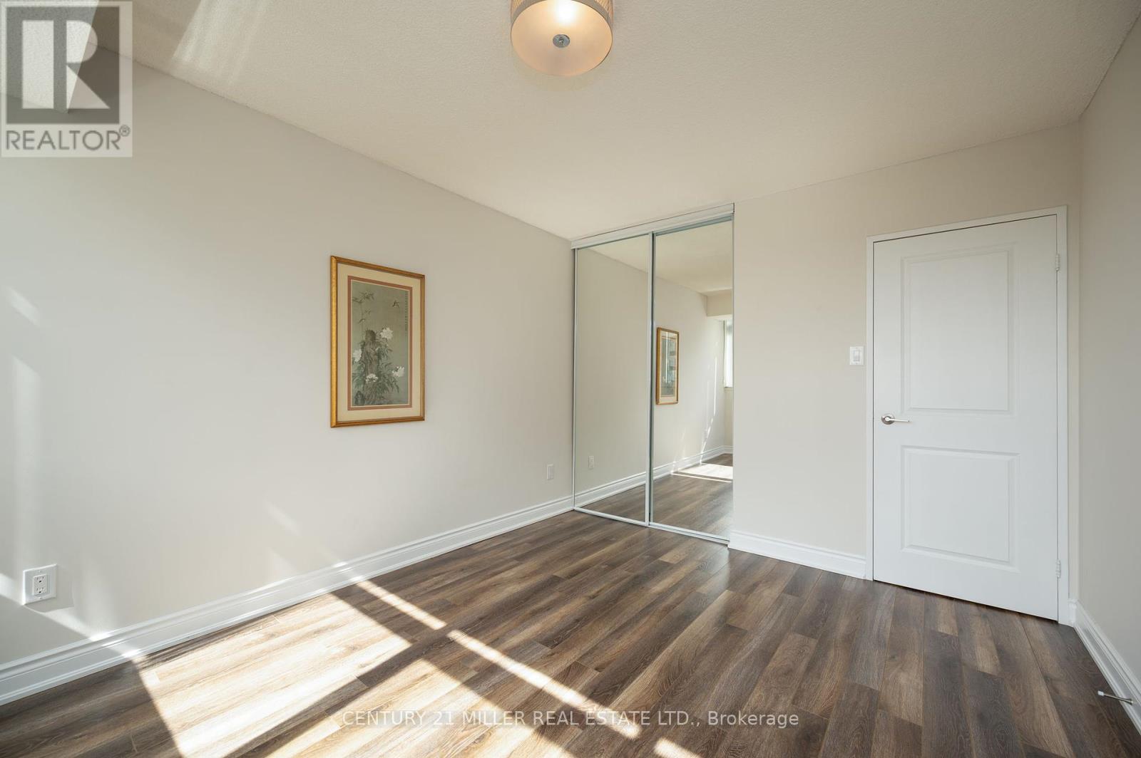 804 - 1359 White Oaks Boulevard, Oakville, Ontario  L6H 2R8 - Photo 19 - W12452515