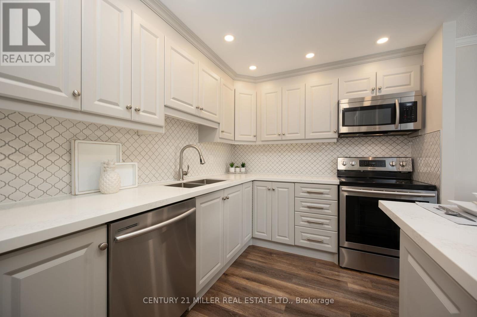 804 - 1359 White Oaks Boulevard, Oakville, Ontario  L6H 2R8 - Photo 7 - W12452515