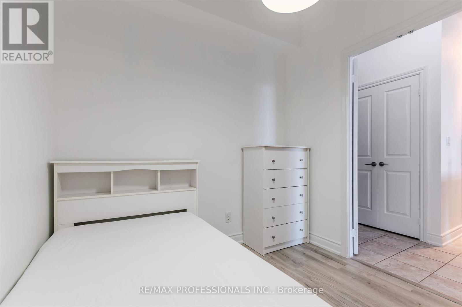507 - 25 Earlington Avenue, Toronto, Ontario  M8X 3A3 - Photo 18 - W12452516