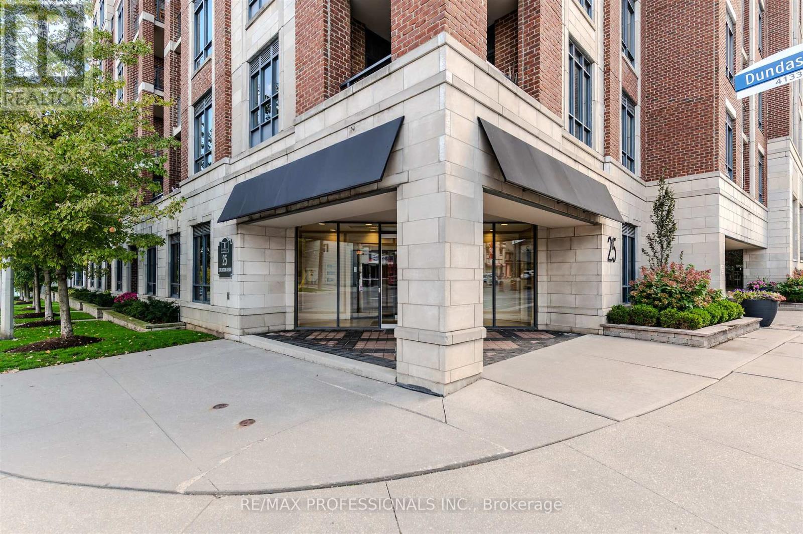 507 - 25 Earlington Avenue, Toronto, Ontario  M8X 3A3 - Photo 2 - W12452516