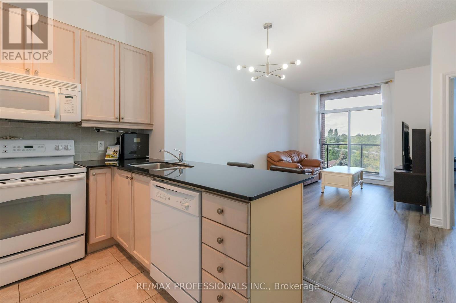 507 - 25 Earlington Avenue, Toronto, Ontario  M8X 3A3 - Photo 8 - W12452516