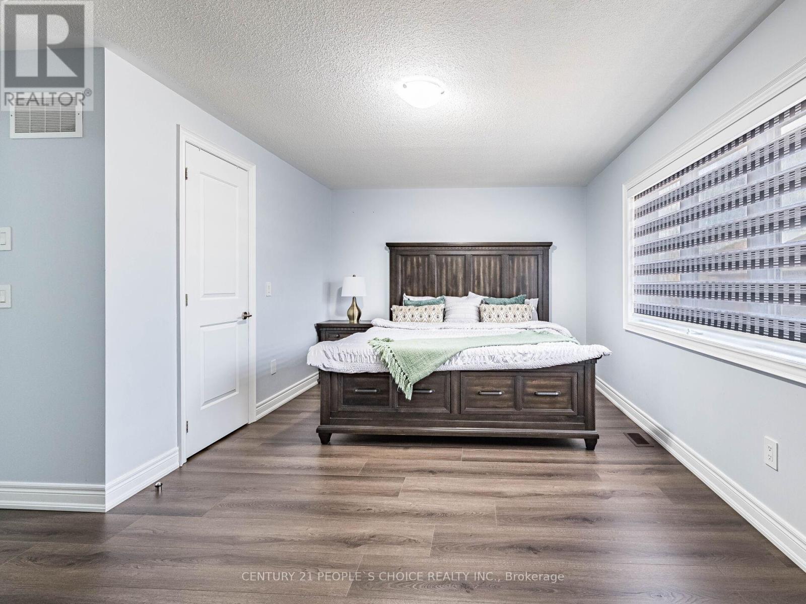 9 Sinatra Street, Brampton, Ontario  L6R 4B1 - Photo 36 - W12452561