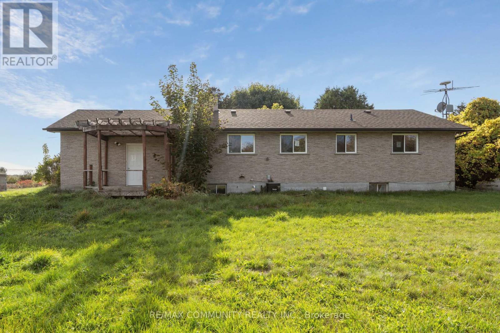 1718 Hwy 6, Hamilton, Ontario  L8N 2Z7 - Photo 1 - X12452447