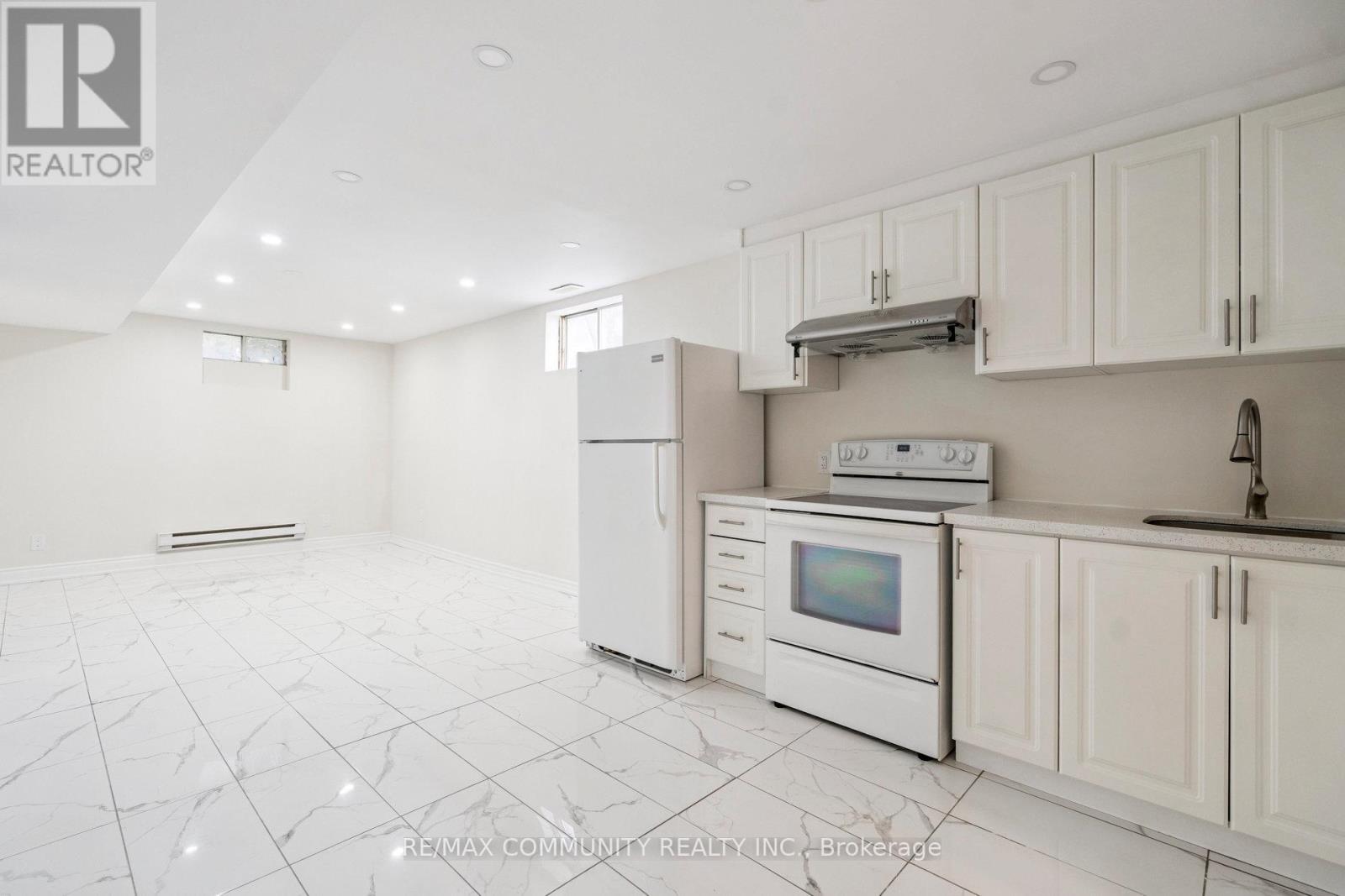 1718 Hwy 6, Hamilton, Ontario  L8N 2Z7 - Photo 11 - X12452447