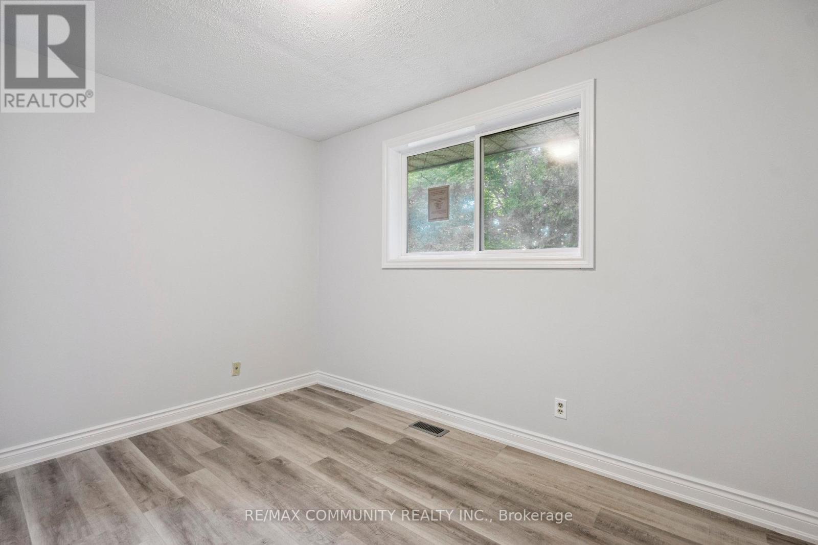 1718 Hwy 6, Hamilton, Ontario  L8N 2Z7 - Photo 17 - X12452447