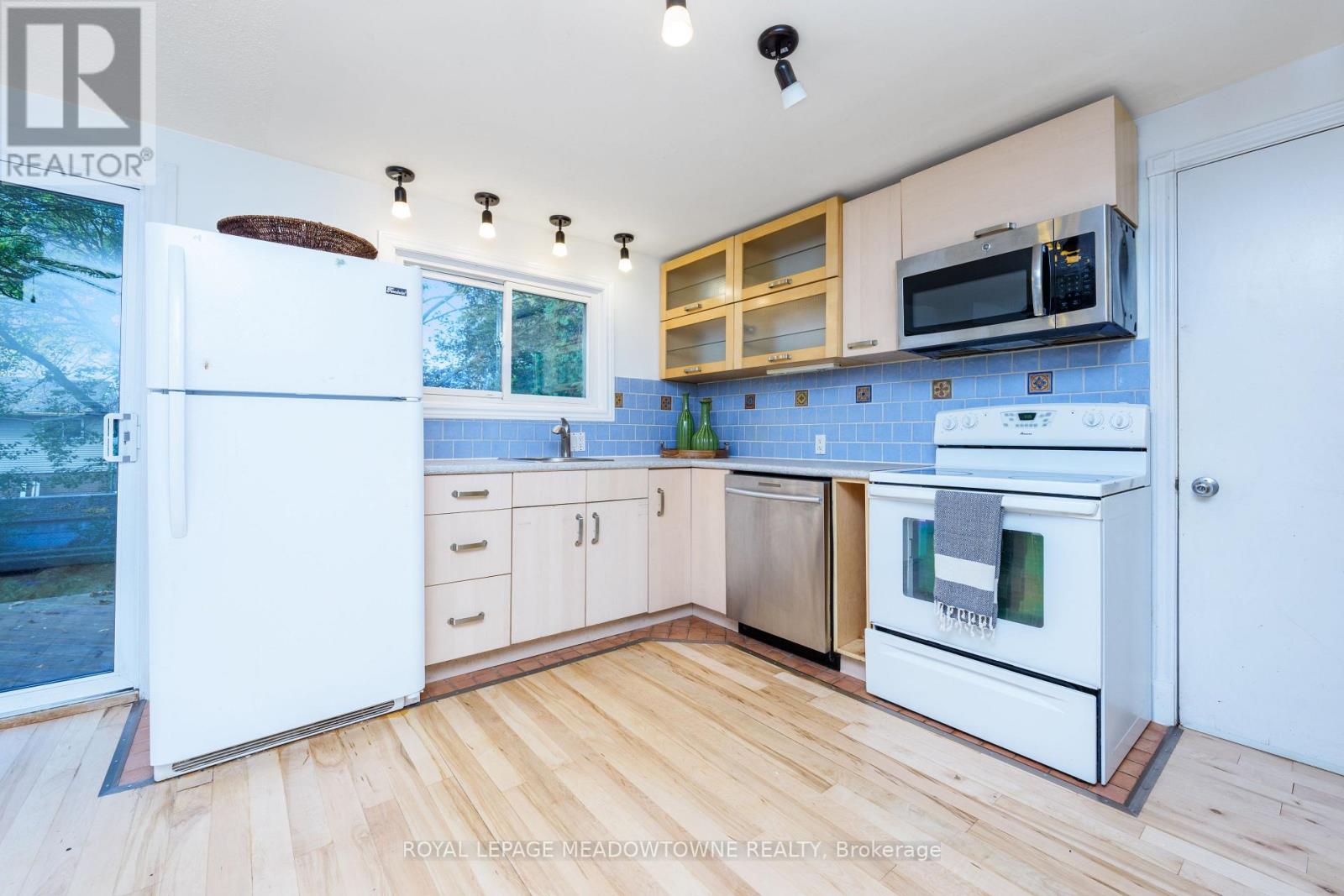 21 Briarlea Road, Guelph, Ontario  N1G 3H4 - Photo 13 - X12452478